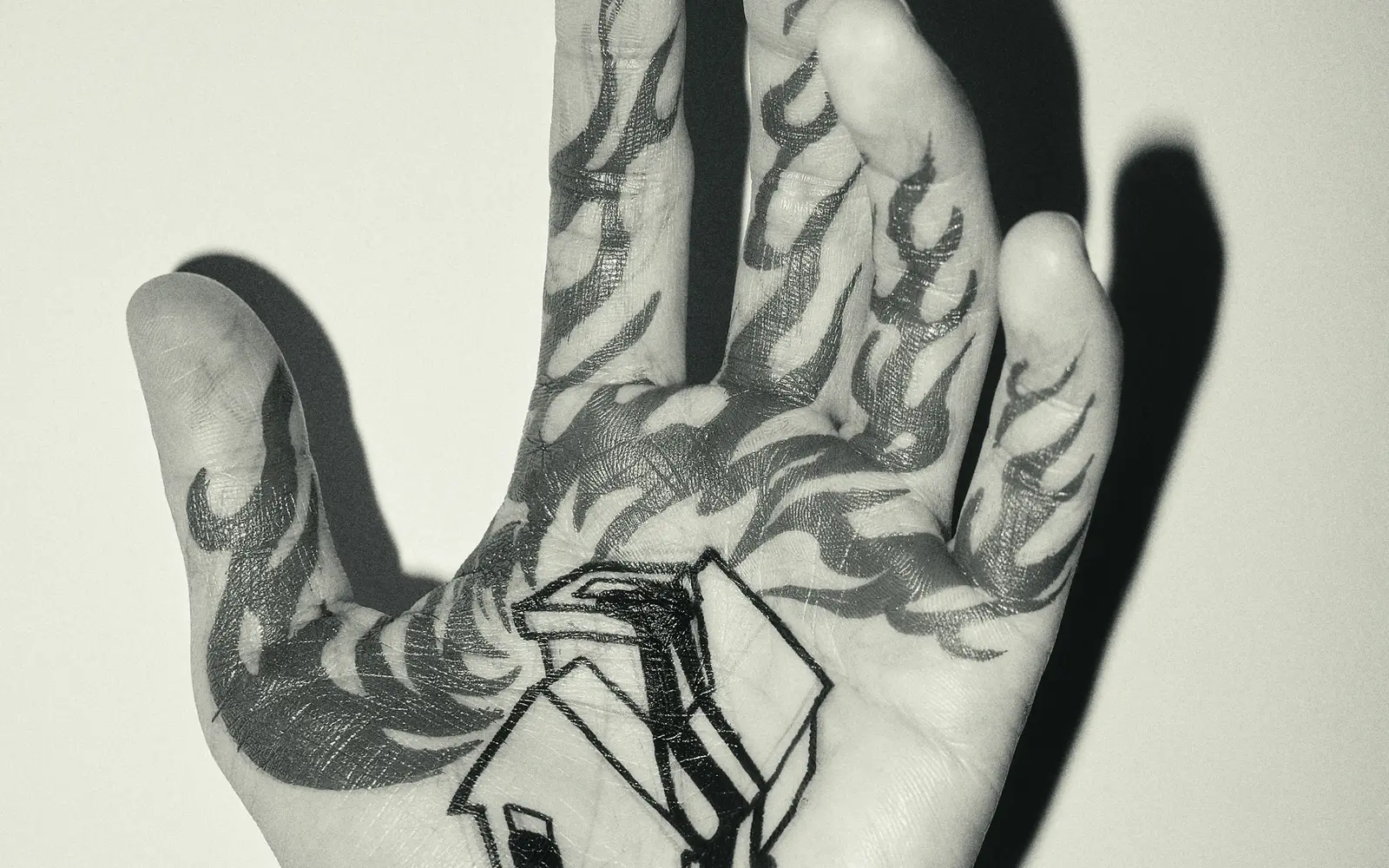 3D tattoo drawing on a hand